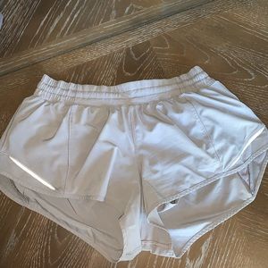 LULULEMON HOTTY HOTS size 10. light gray.